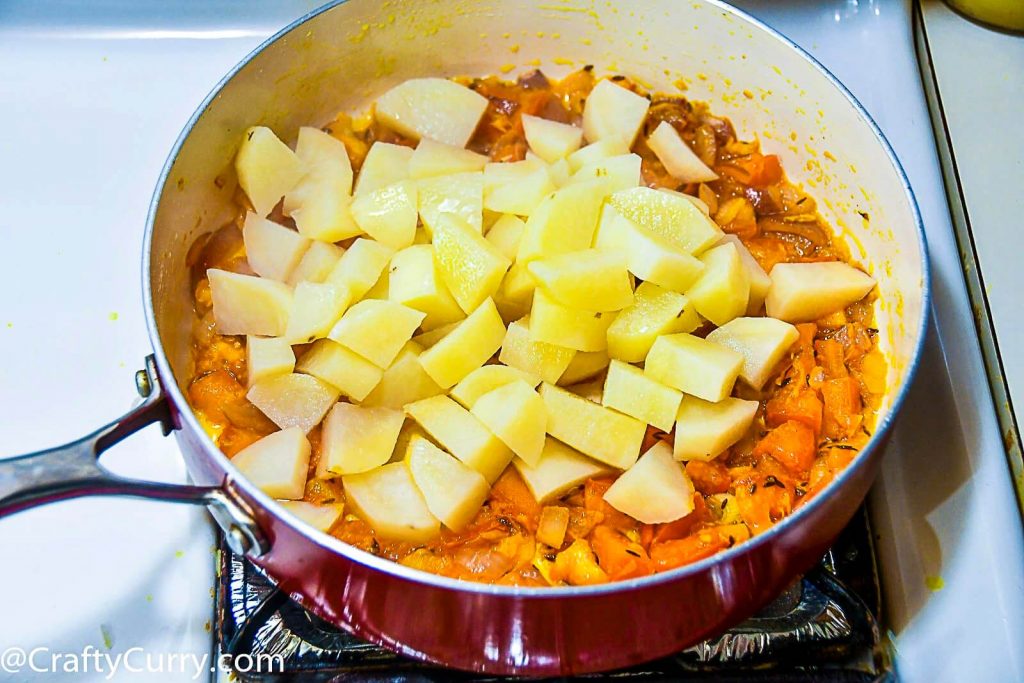 Aloo-palak-gravy-simple-recipe
