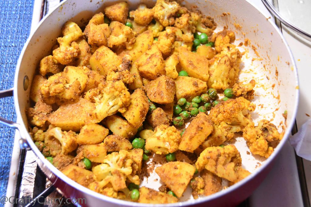 aloo-gobhi-matar-potato-cauliflower-peas-recipe